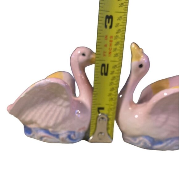 Pink Swan salt and Pepper Shaker Set - Picture 13 of 13